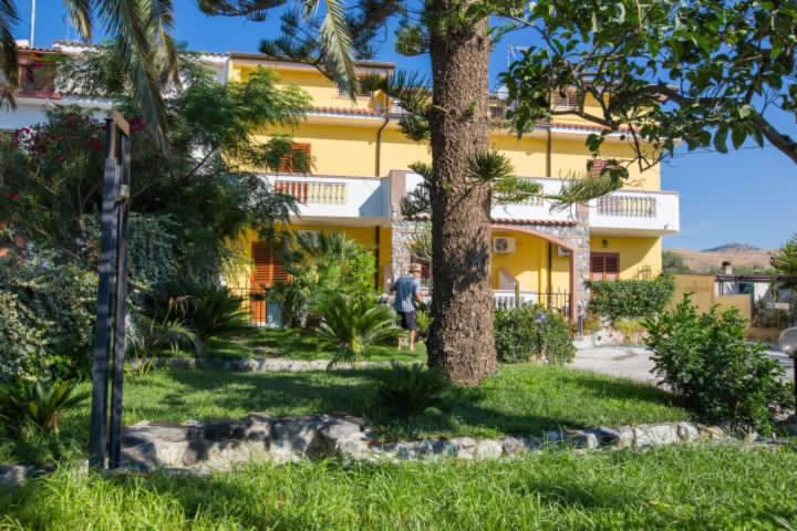 B&B Casa Cosmano Brancaleone Marina Exterior photo