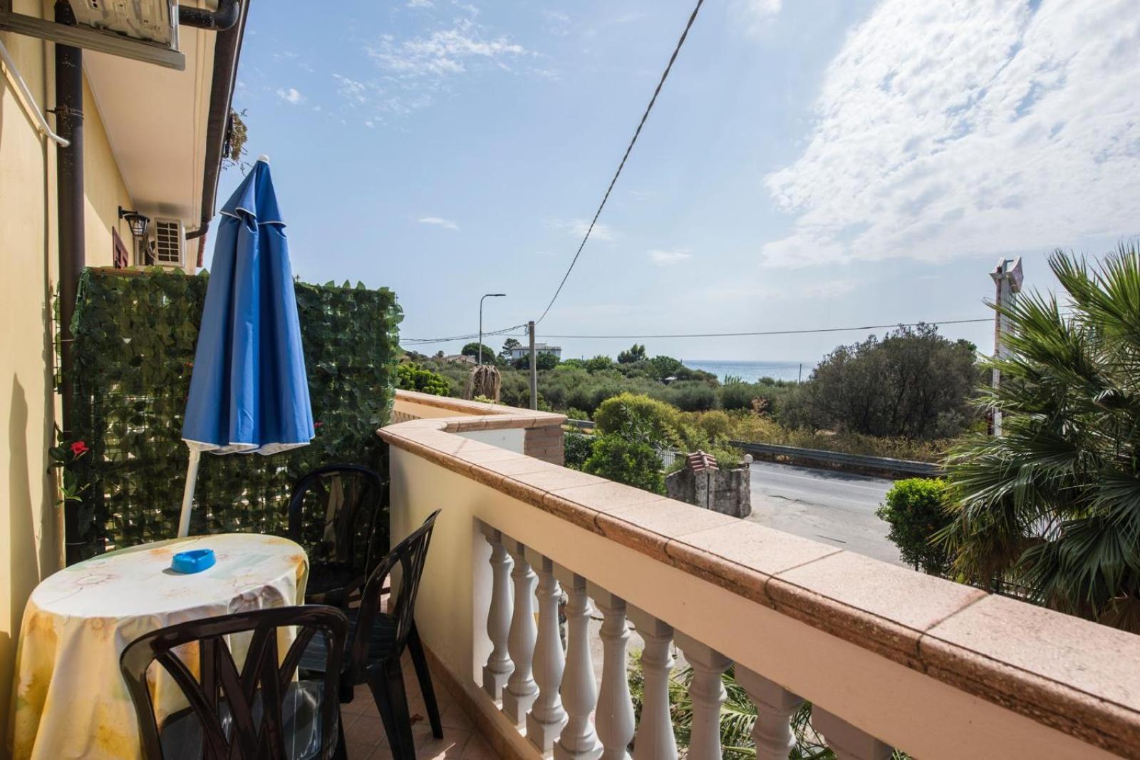 B&B Casa Cosmano Brancaleone Marina Exterior photo