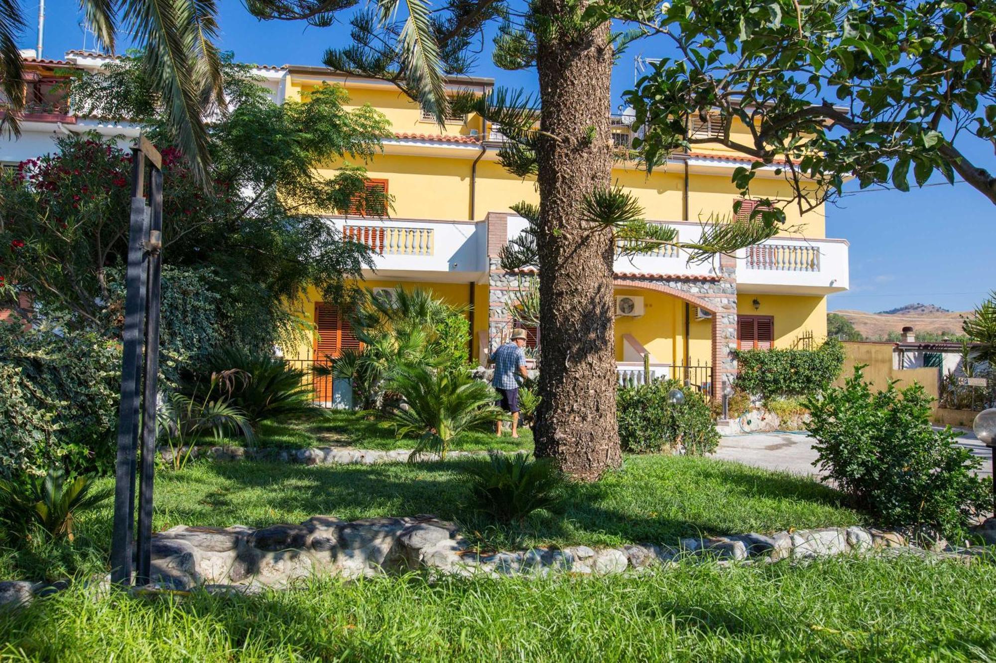 B&B Casa Cosmano Brancaleone Marina Exterior photo