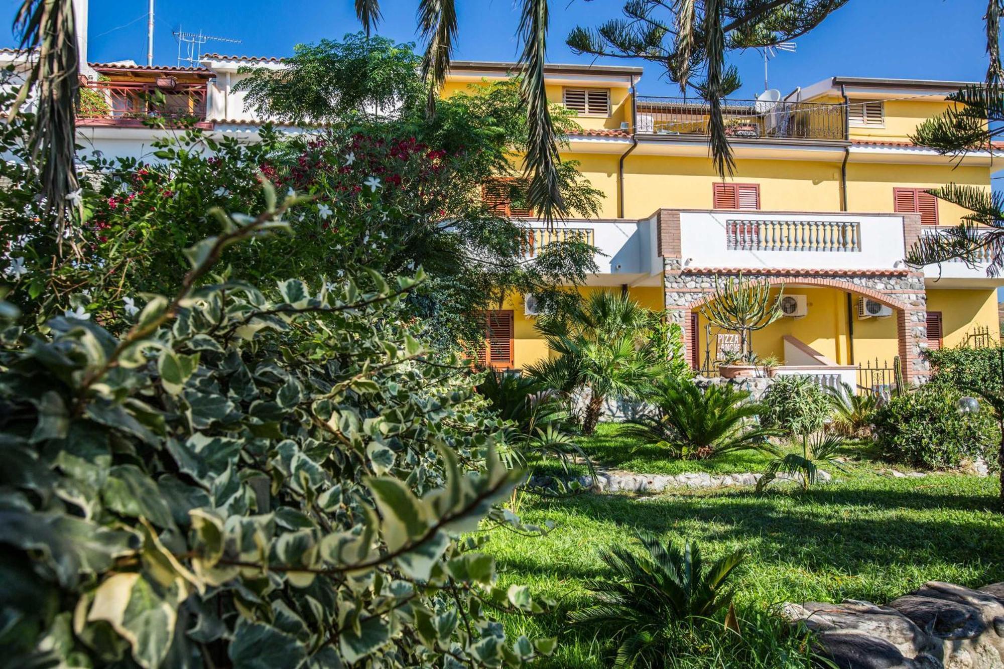 B&B Casa Cosmano Brancaleone Marina Exterior photo
